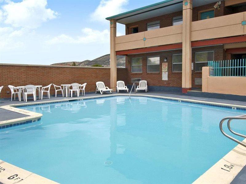 Motel Knights At Cedar