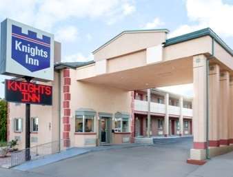 Knights At Cedar Motel