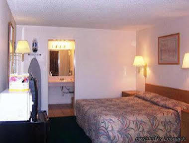 Knights At Cedar Motel 2*